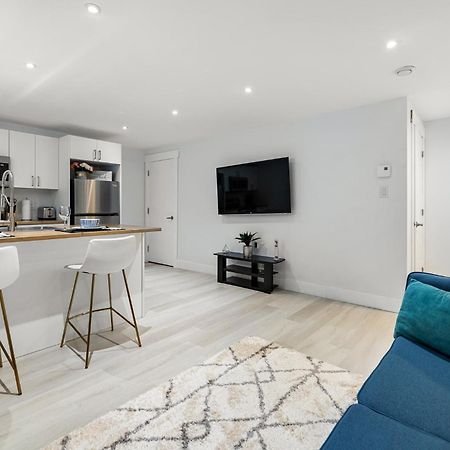 Beautiful 1 Bedroom Apartment - Private Entrance Moncton Eksteriør billede