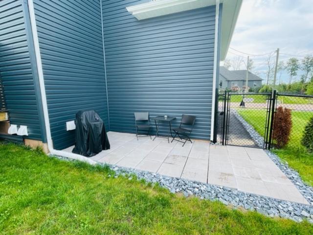 Beautiful 1 Bedroom Apartment - Private Entrance Moncton Eksteriør billede